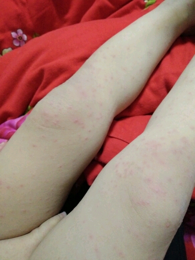 看着女儿和儿子这样好心疼