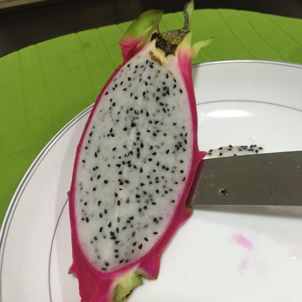 火龙果真不好吃。为了宝宝硬吞下去 - 孕期话题