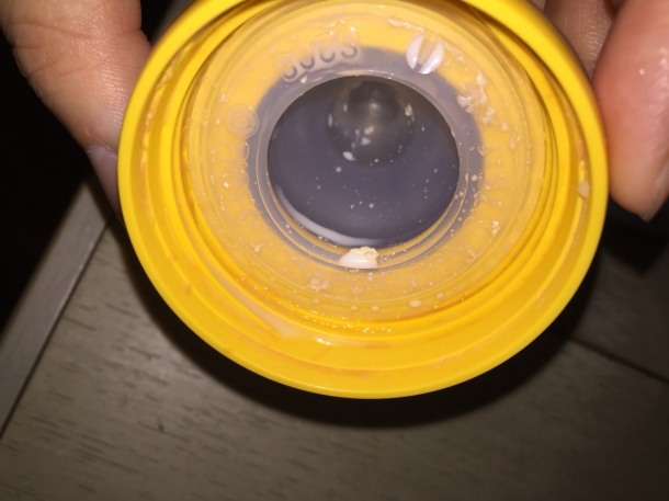 奶粉,惠氏启赋,看看冲出的奶液,是不是出问题了
