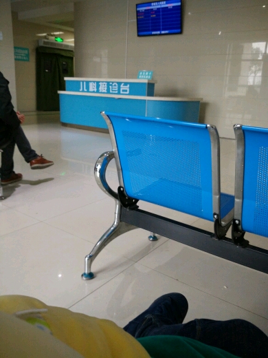 宝宝早起晚睡咳嗽,白天不咳,一个月了_育儿心