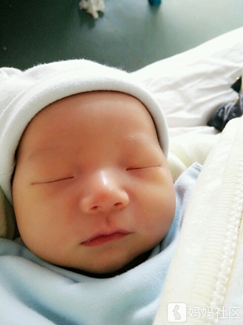 宝宝老喜欢吐奶怎么回事 - 幼儿护理