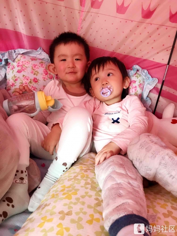 妹妹的生日.花生哥哥和果果哥哥来作陪花生哥是老大哦.差一个月的三兄妹.