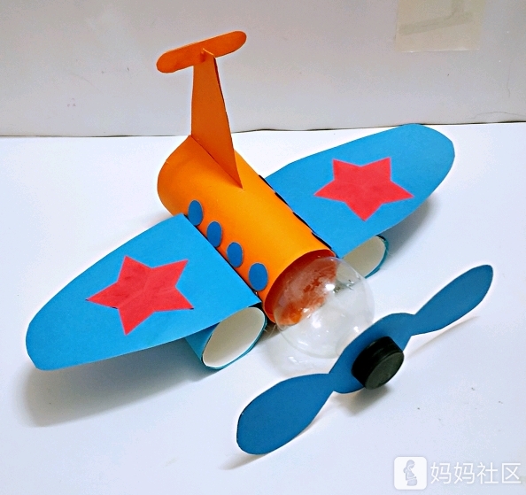 幼儿园手工作业~又酷又好玩的飞机~附教程