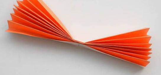 幼儿园彩纸做花教程,简单手工纸花制作方法!_