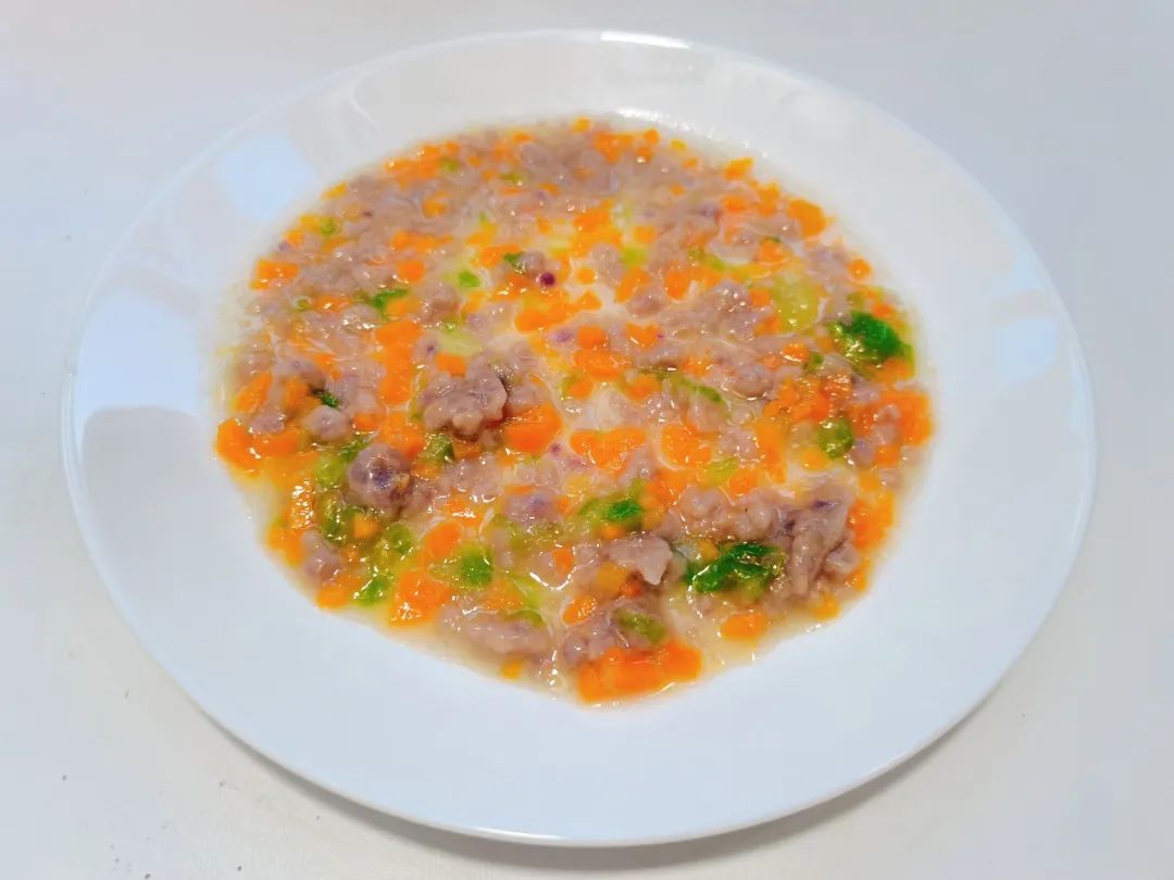 东北疙瘩汤的家常做法，10分钟做一锅，适合冬季吃，热乎还营养_西红柿