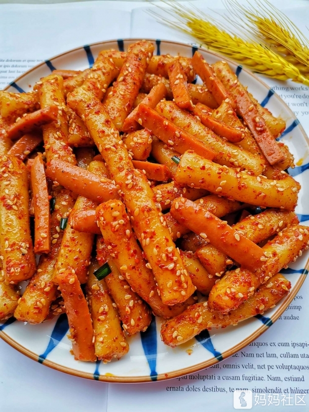 香辣过瘾！好吃到爆的孜然火腿炒年糕！5分钟搞定～_美食厨房_趣宝贝