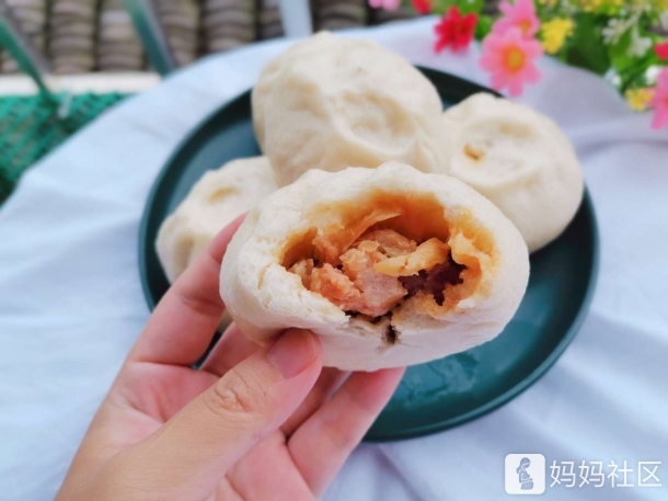鲜美多汁的榨菜肉包！巨好吃[[EMOJI:%F0%9F%94%A5]][[EMOJI:%F0%9F%94%A5]]_美食厨房_趣宝贝