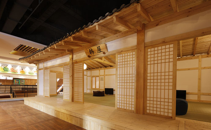 也可以穿越进韩剧来一次韩屋体验.